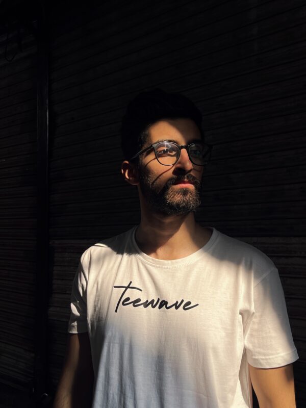 SIGNATURE - White Tee